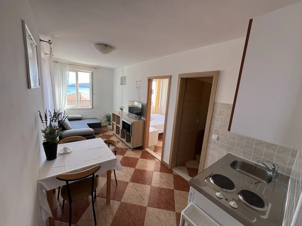 Apartments and Rooms Katija & Egon