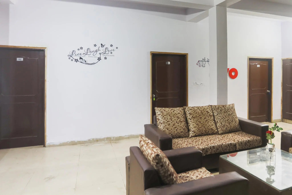 OYO 67590 Hotel Krishna Vedanand Residency