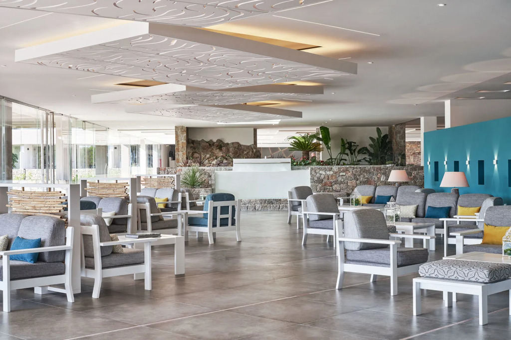 AKS Porto Heli Hotel