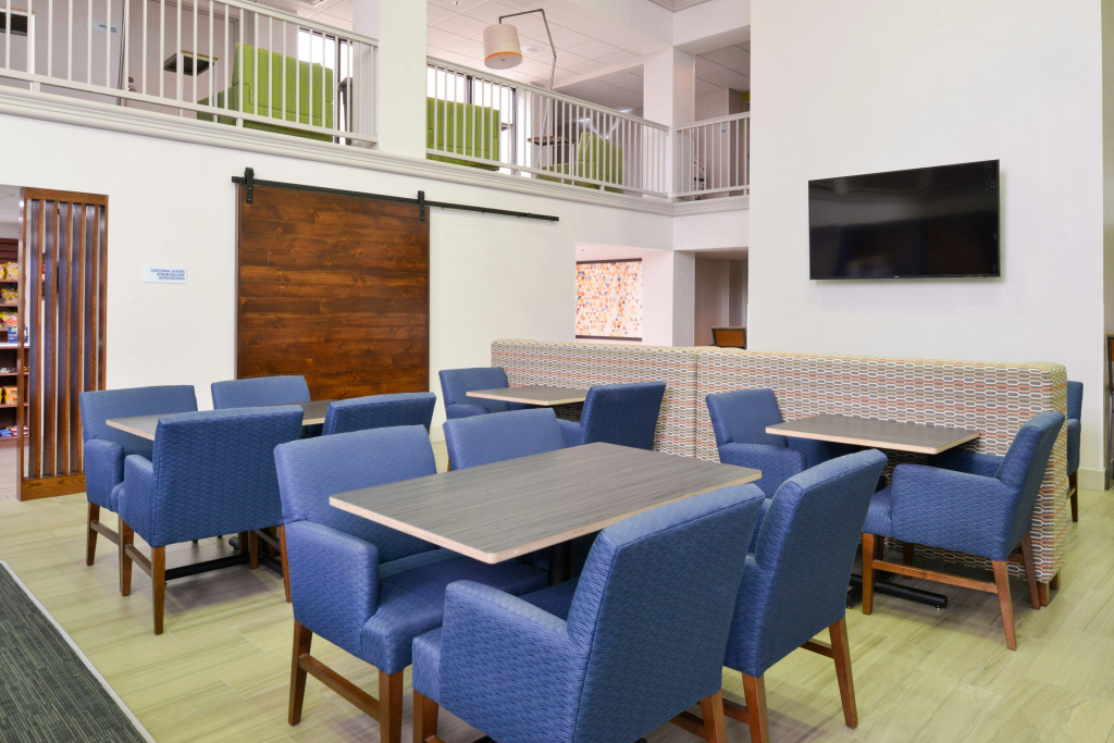 Holiday Inn Express Palm Desert by IHG