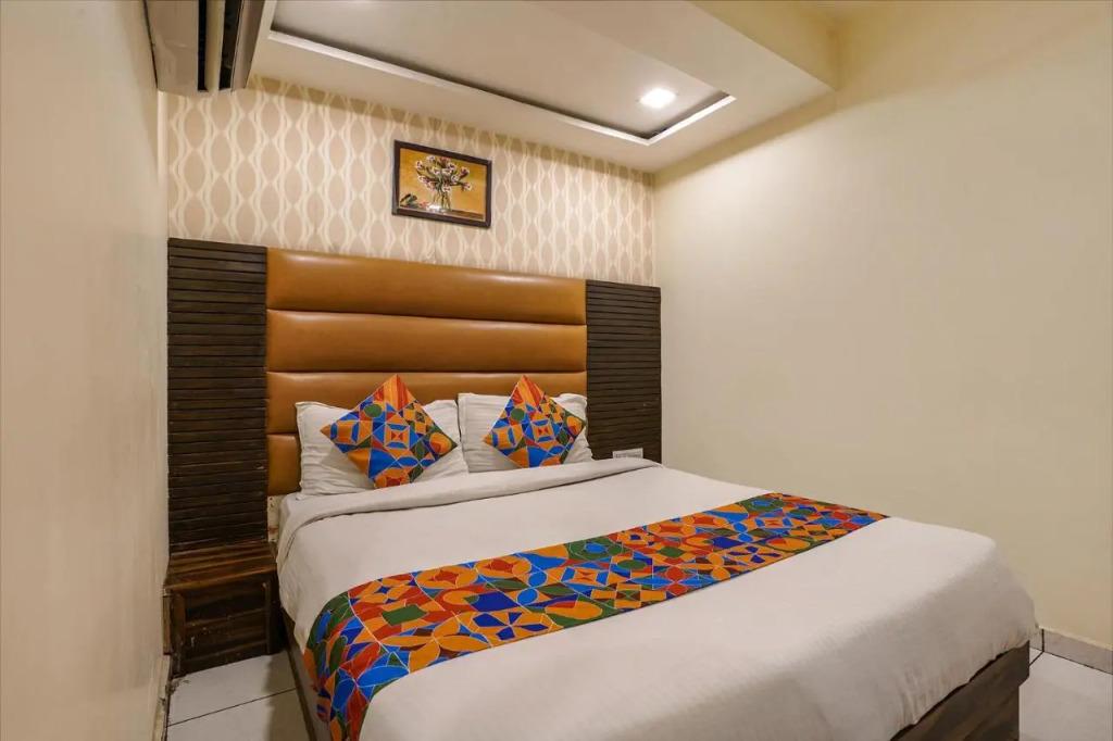 FabHotel Silver Palace