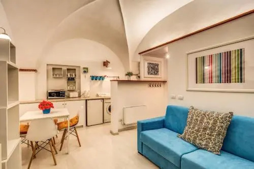 Coronari stylish apartment