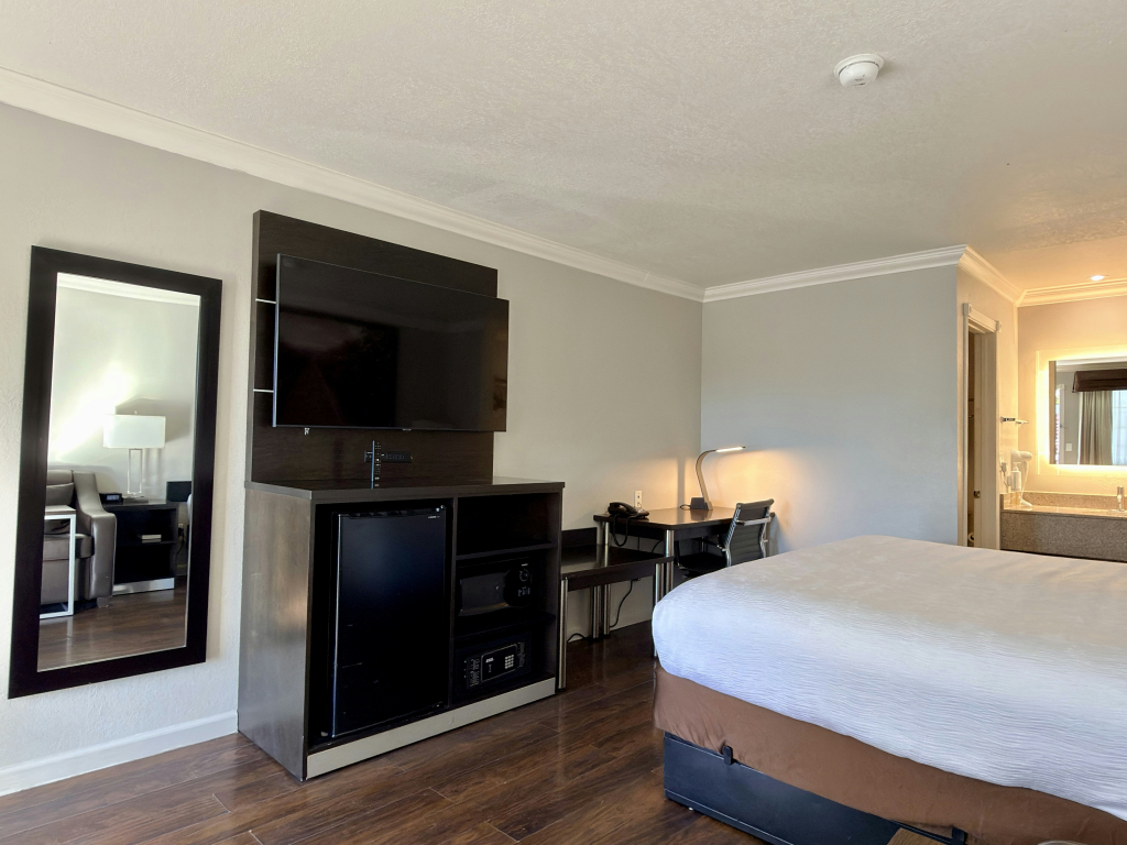 The Orchard Hotel Ukiah Wine Country Free Breakfast, Pool, & Hot Tub