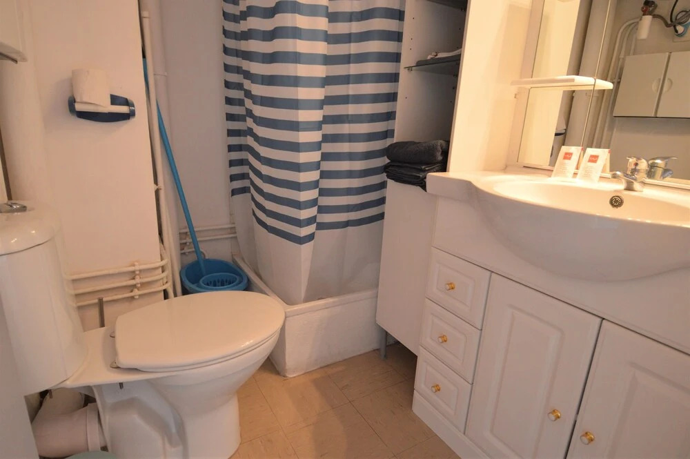 Charmant studio avec balcon à 20m de la mer
