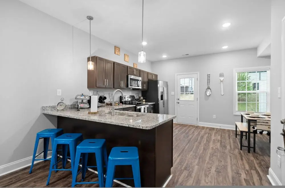 Sapphire Oasis A Luxurious Townhouse Retreat Near Nashville Ft Campbell