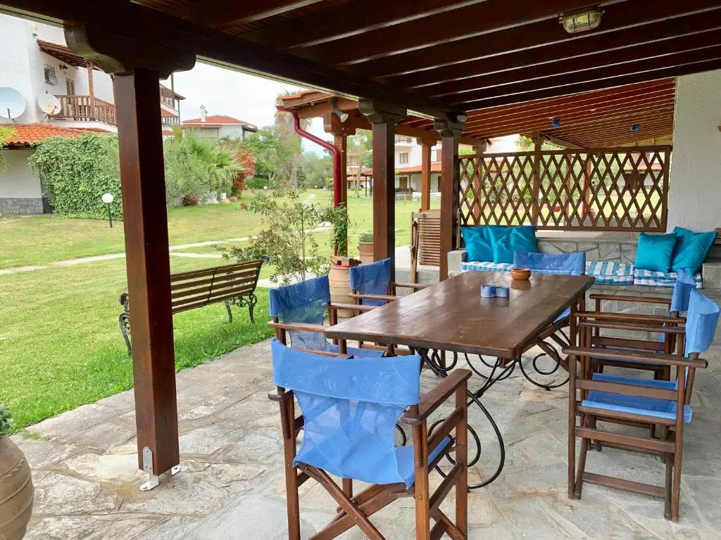 Villa Fourka 2 on the beach