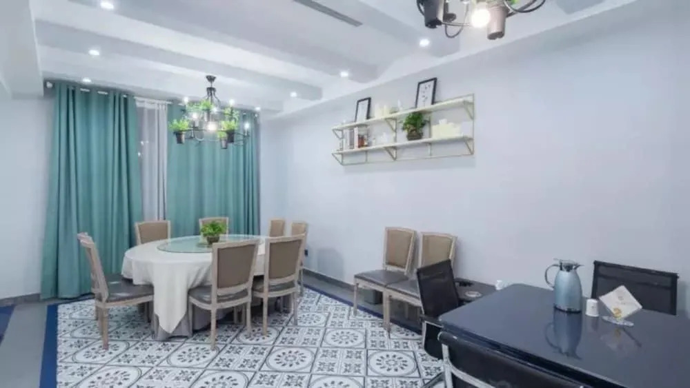 Floral Hotel Falan Small Town