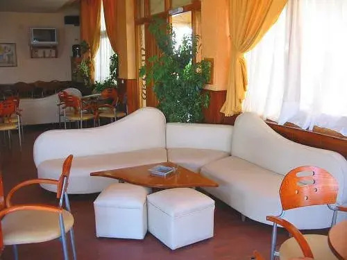 Artemis Hotel