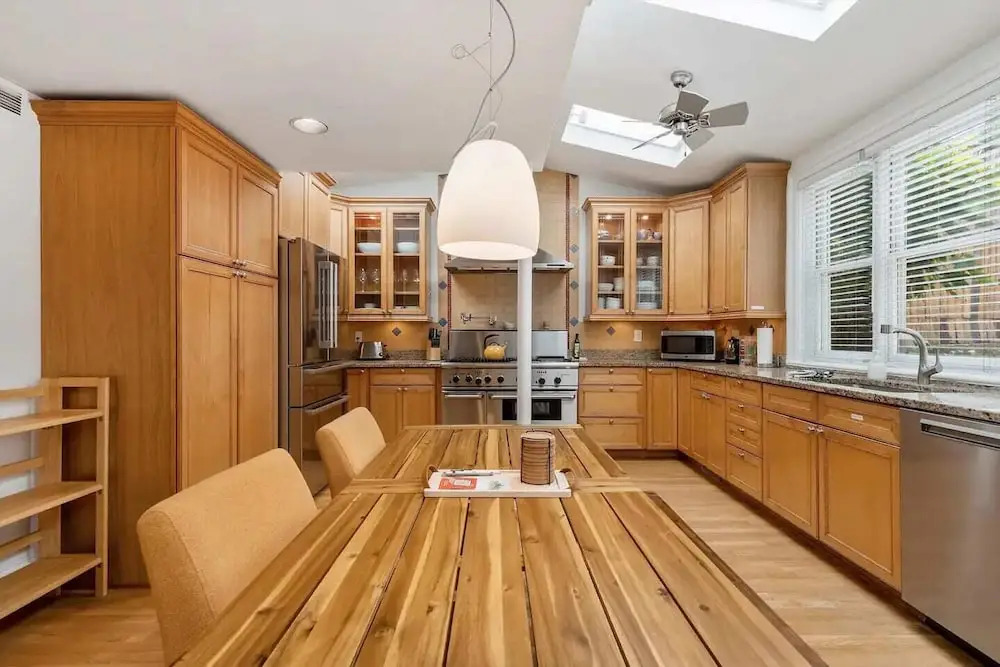 Historic Modern Capitol Hill 2-br Row Home