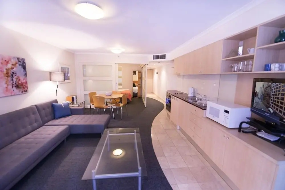 The Apartment Service PI702