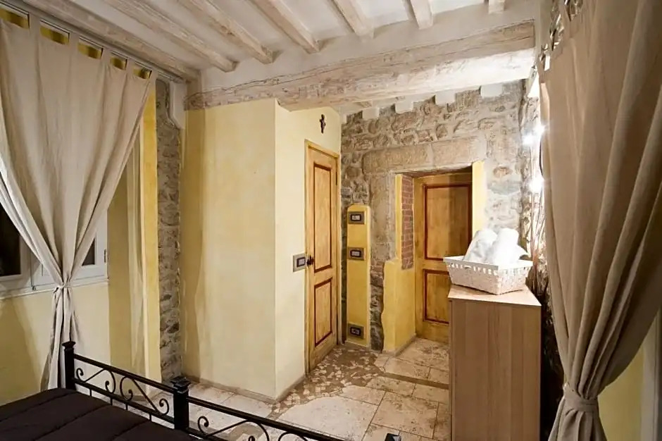 Villa Dacia bed bed and breakfast and Home Restaurant