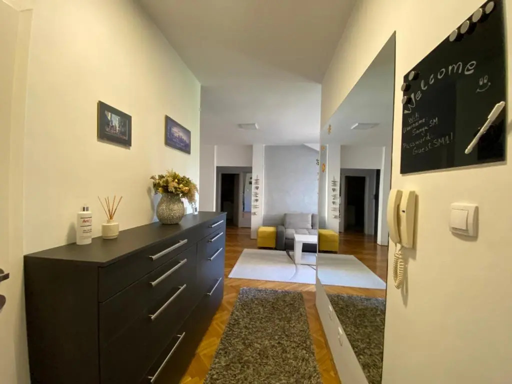 FAMILY CORNER-2bedroom apartment with free parking