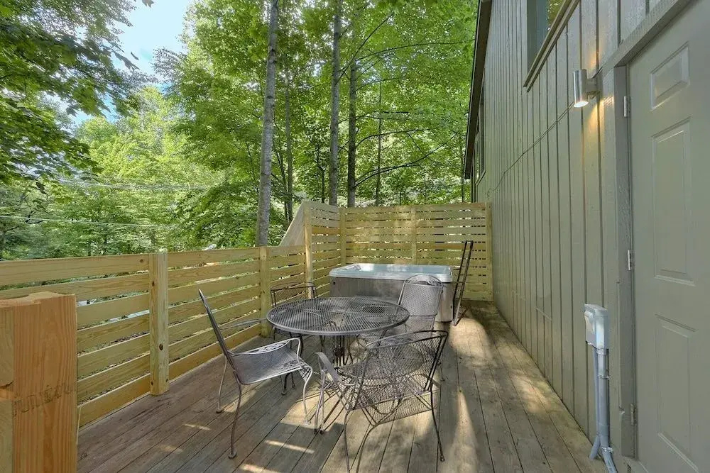 1228 Creekside Serenade