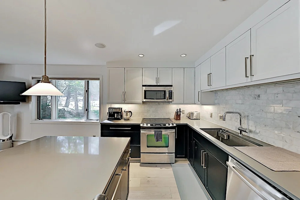 790whall 1 Bedroom Condo