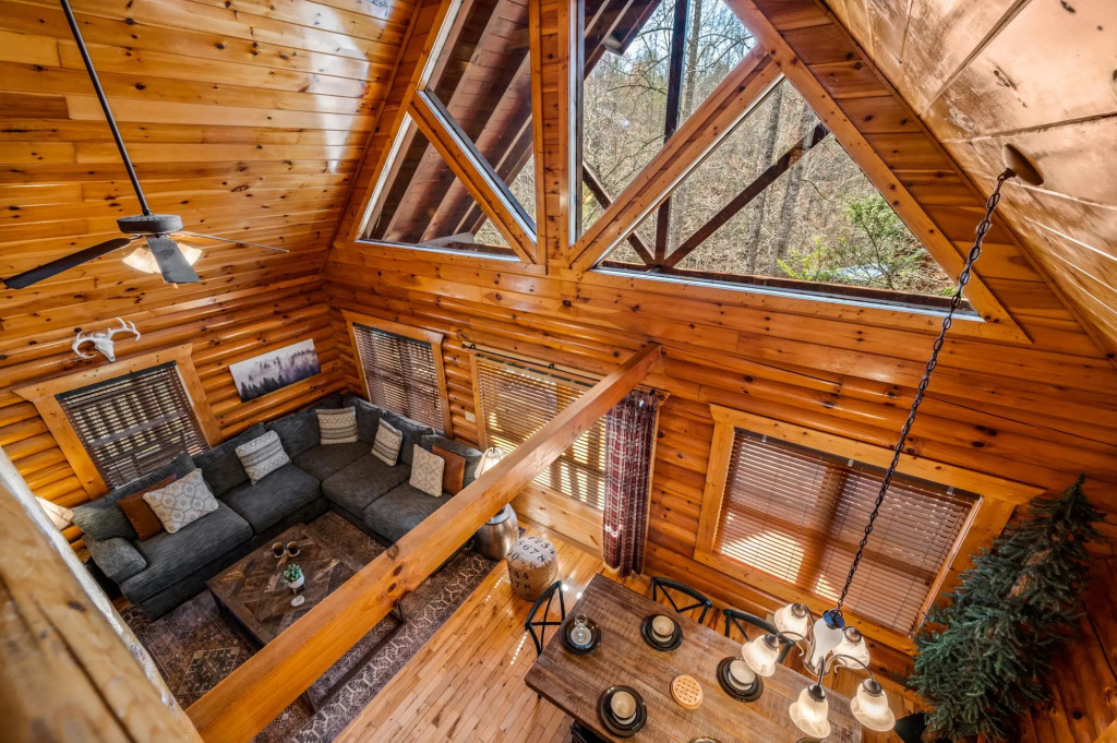 Affordable Cozy Cabin with Firepit Gameroom