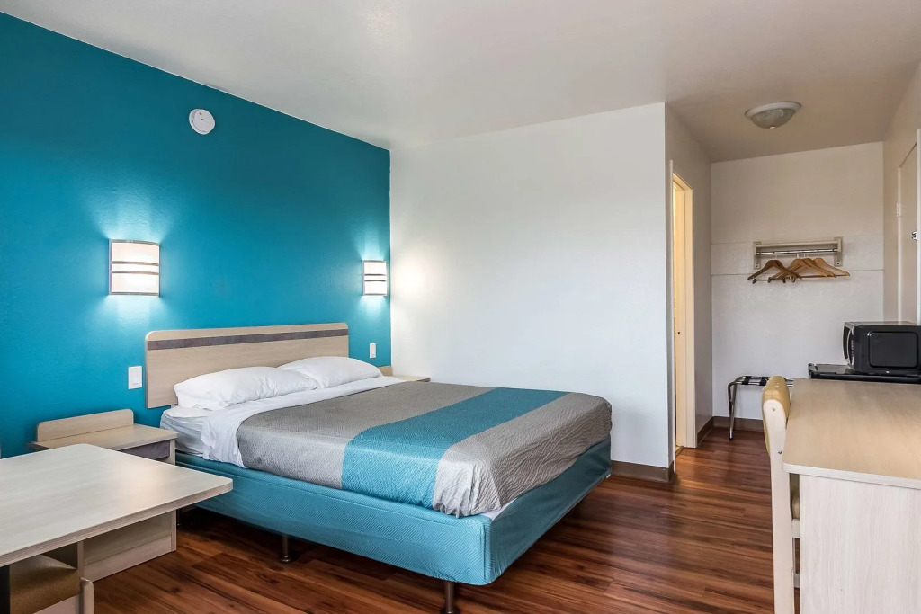 Motel 6-Janesville, WI