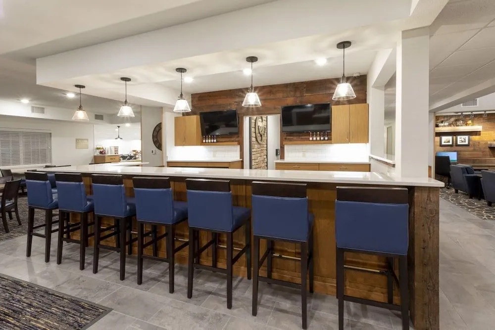 GrandStay Hotel & Suites Algona