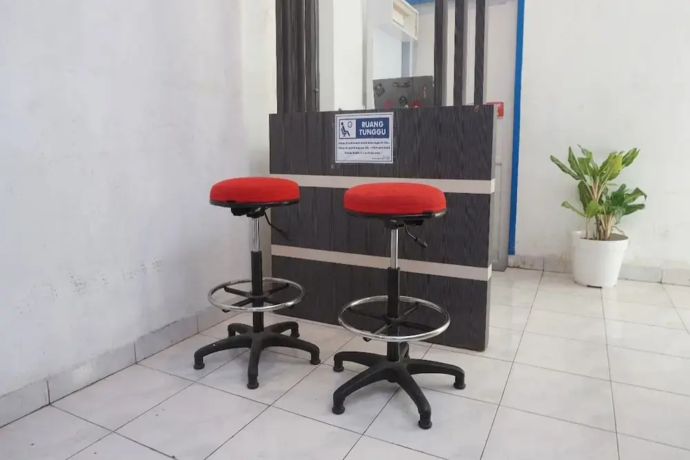 Hotel O Qq Kost Near Pantai Kebesaran Beach