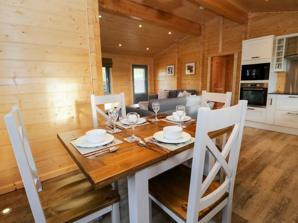 Oak Lodge