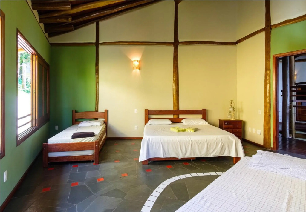 Pineapples Ubatuba | Mansion overlooking the sea