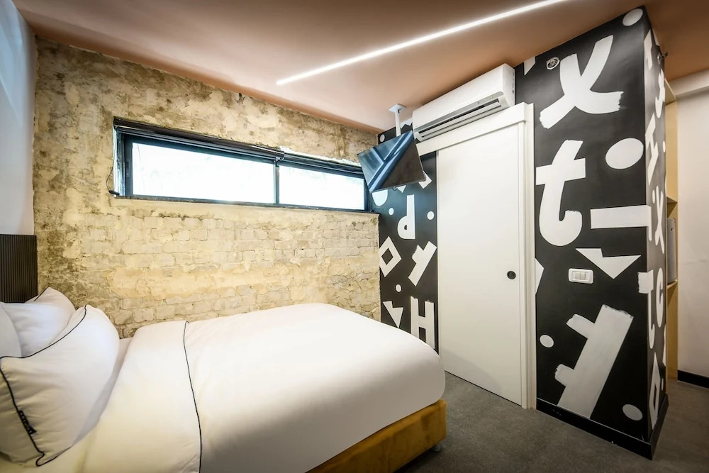 Pixel - by Loginn Tel-Avivian hotels