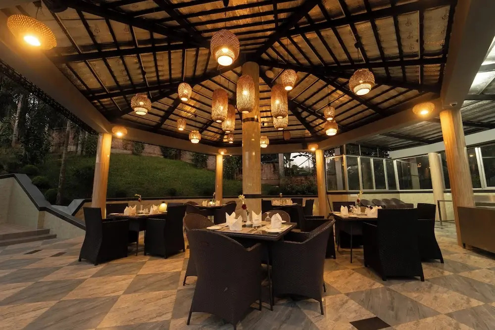 Paragon Hotel & Resort