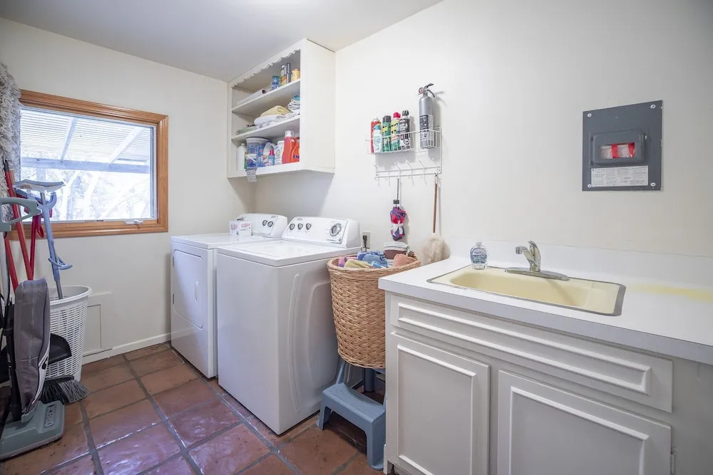 Deep Water On The Blanco + Guest House 5 Bedroom Home