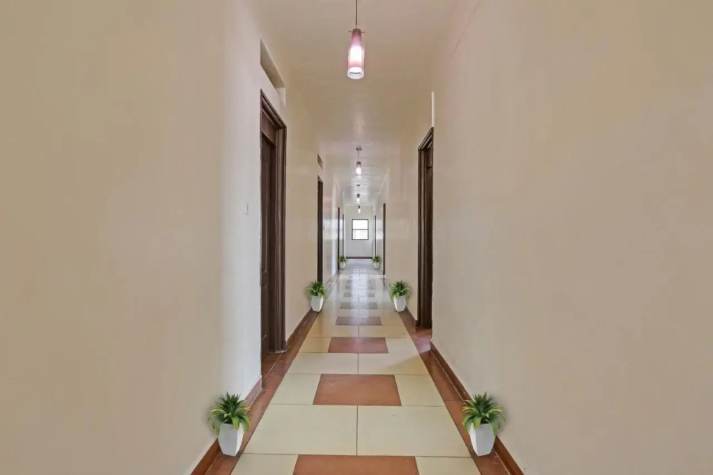 OYO 70390 Jayam Ooty Residency