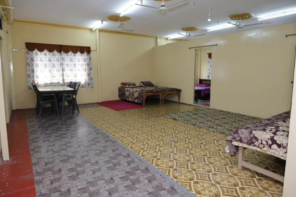 10 Guests-For Tourists