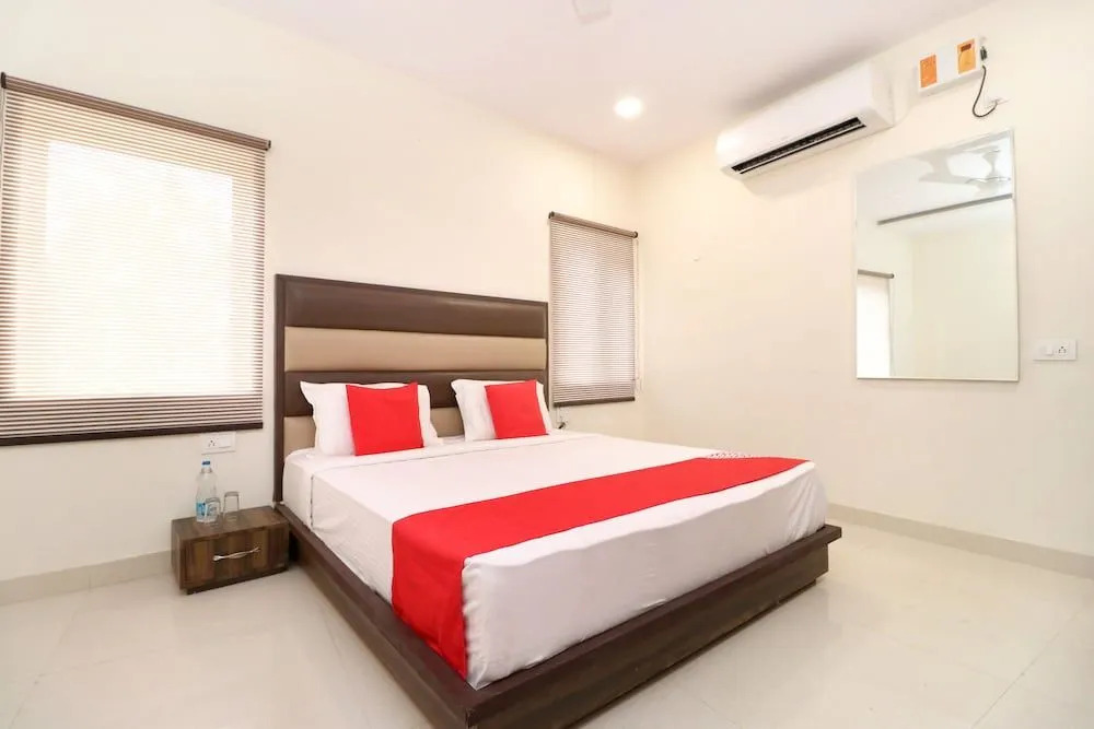 OYO 66329 Hotel Bms Pride