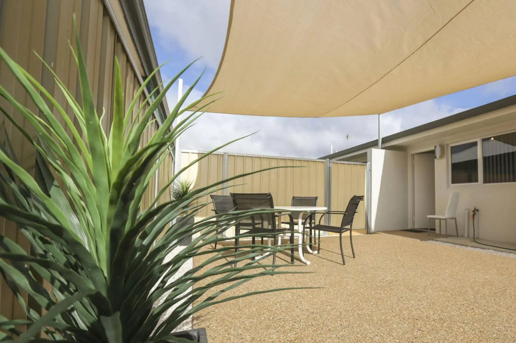 112 Olive Apartments