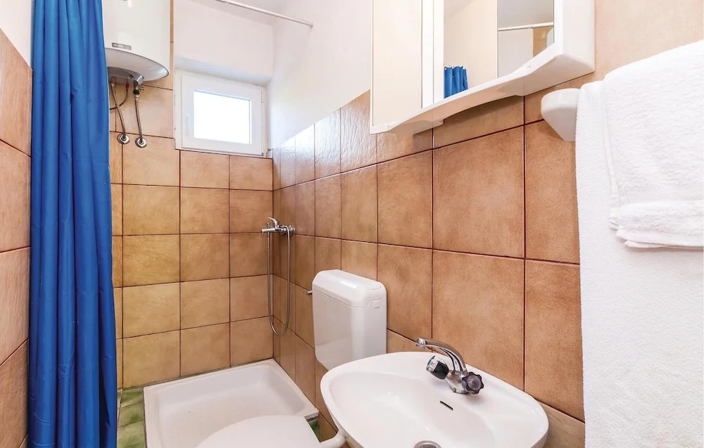 Stunning Apartment in Rovanjska With 3 Bedrooms