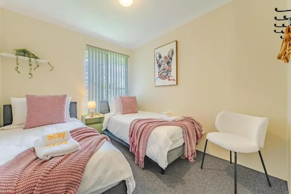 StayAU 4BR Family Retreat with Garden