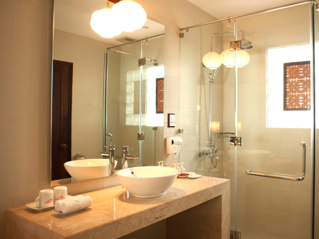 Vinh Hung Riverside Resort & Spa