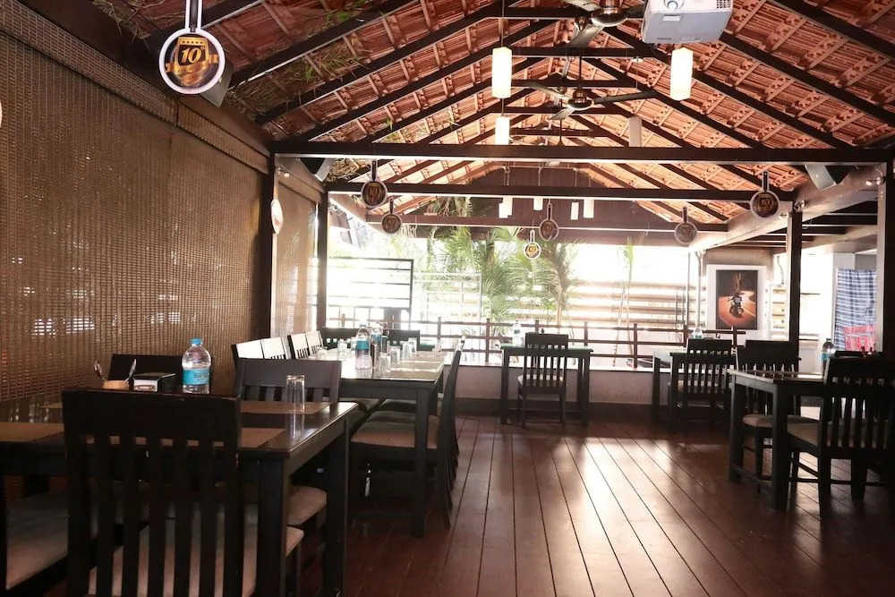 OYO 28424 Coastal Residency