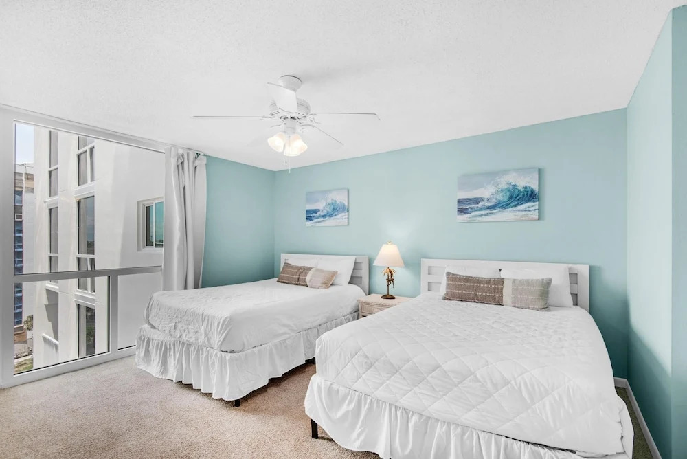 Shoreline Towers 1085