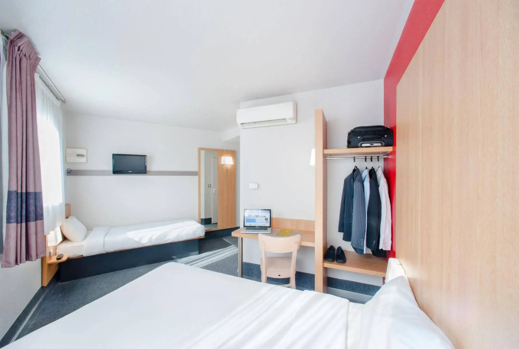 B&B HOTEL Cholet Sud