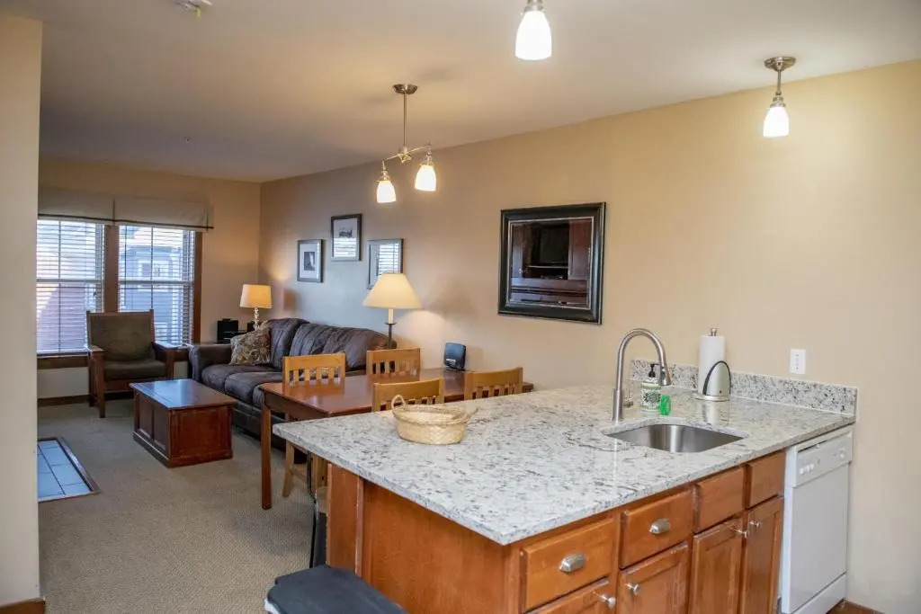 Allegheny Spring 326, ski in out, Pool HotTub
