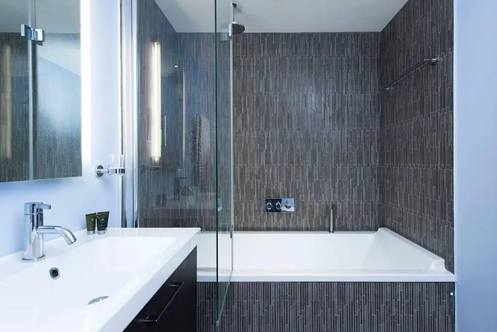 Luxurious 2 BR Apartment near Hyde Park