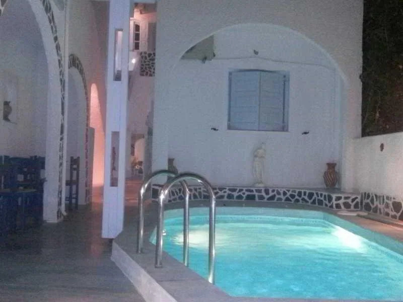 Angels In Fira Hotel