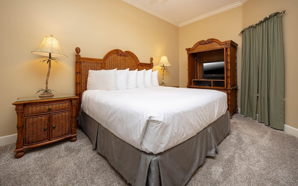 Phoenix West 2407 3 Bedroom Condo
