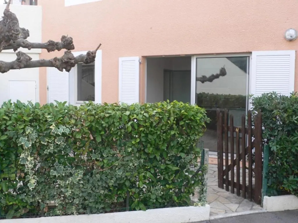 Appartement Sète, 2 Pièces, 6 Personnes - Fr-1-338-49