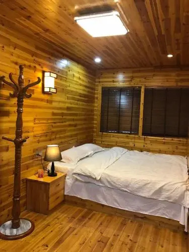 Chuitai Mountain Forest Guesthouse