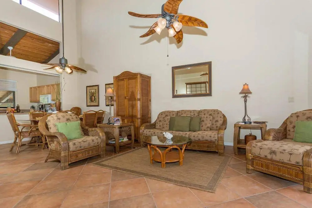 Surf & Racquet Club #6-303