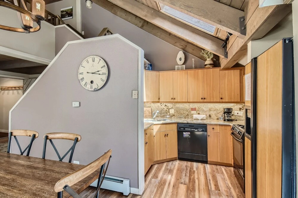 Spacious Mill Run 3 Townhouse Close to City Attractions by RedAwning