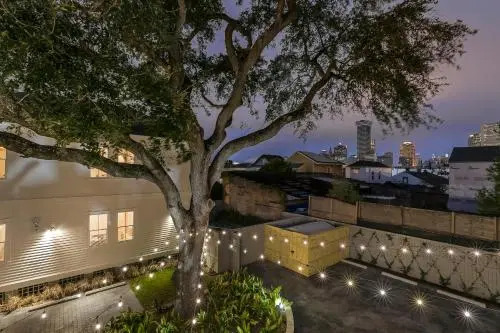 3BR Loft on Carondelet by Hosteeva