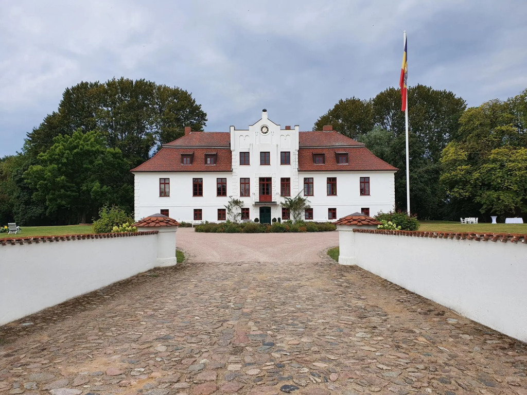 Historic Apartment in Gerdshagen with Garden