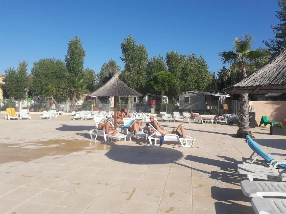 Property With 2 Bedrooms In Valras Plage With Shared Pool And Terrace 300 M From The Beach