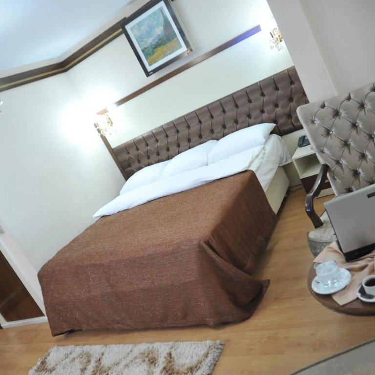 Gloria Tibi Hotel