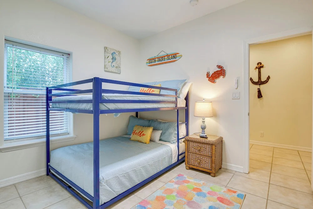Steps to Beach: Oceanside Townhome w/ Heated Pool